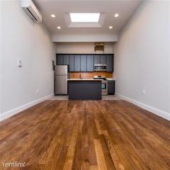 656 Woodward Ave, Flushing NY  11385-2204 exterior