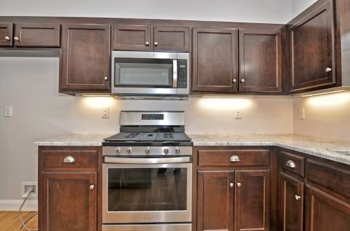 77 Ariel Cir, Sutton MA 01590-4825 exterior