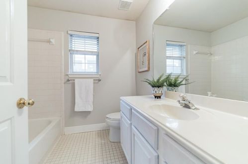 6868 Auckland Dr, Austin TX 78749-4139 exterior