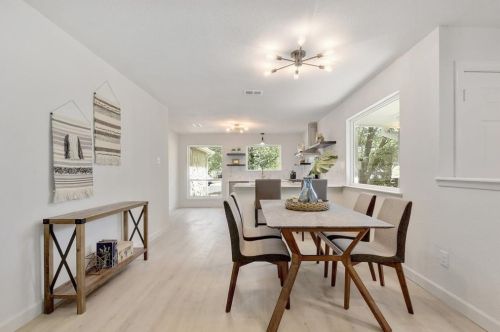 4011 Eskew Dr, Austin TX  78749-3262 exterior