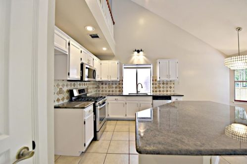 1011 Briargate Dr, Austin TX 78753-2048 exterior