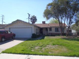 571 Oakmont Ave, Porterville, CA 93257-2149