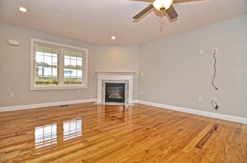 77 Ariel Cir, Sutton MA 01590-4825 exterior