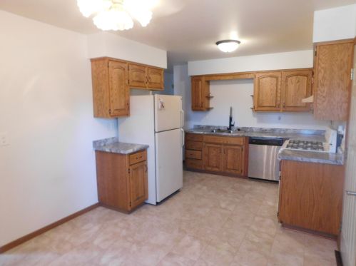 941 42nd St, Manitowoc WI  54220-4700 exterior