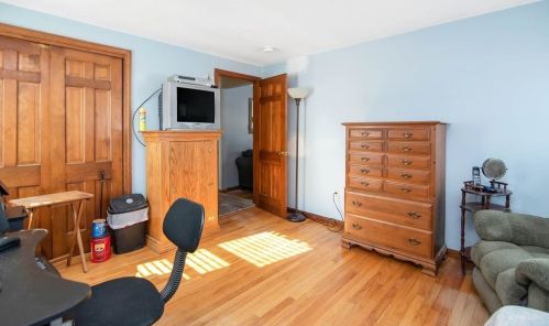 61 Moreau Dr, Chicopee MA 01020-4826 exterior