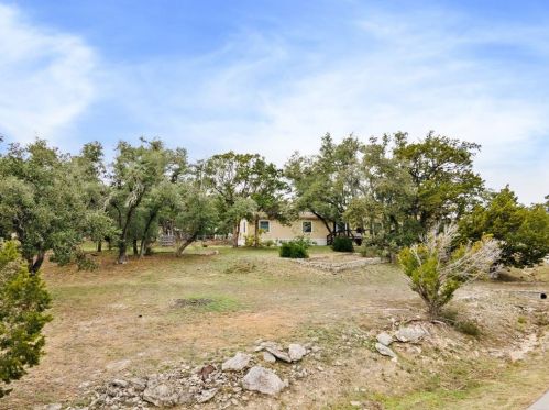 5116 Avispa Way, Austin TX 78738-7602 exterior