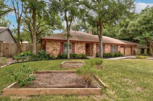 3910 Cordova Dr, Austin TX  78759-5050 exterior