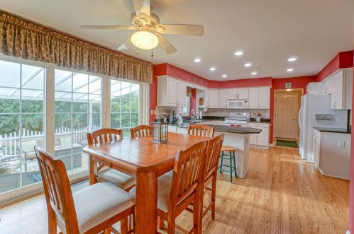 677 Greenway Ter, Chenequa WI 53029-1169 exterior