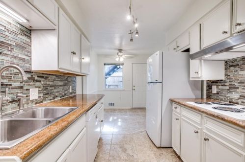 3450 Asbury St, Dallas TX  75205-1845 exterior