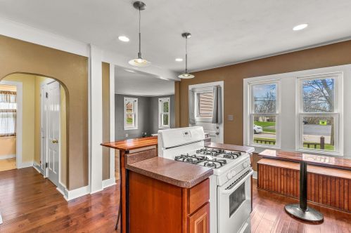 335 Hl St, Chenequa WI 53029-1906 exterior