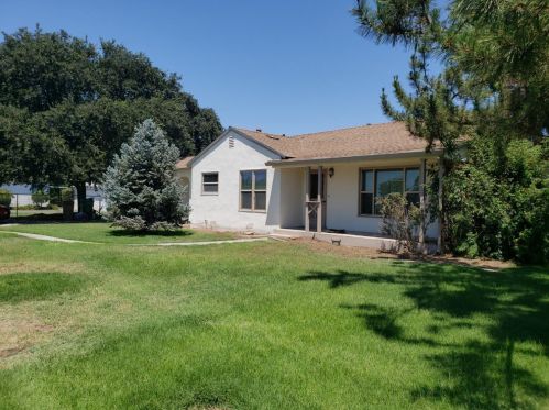 427 Harney Ln, Lodi, CA 95242-9579