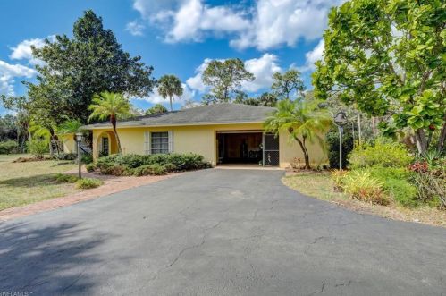 525 15th St, Naples, FL 34117-3301