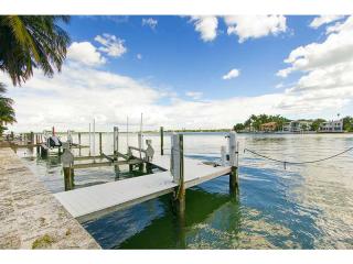 625 Dilido Dr, Miami FL  33139-1237 exterior