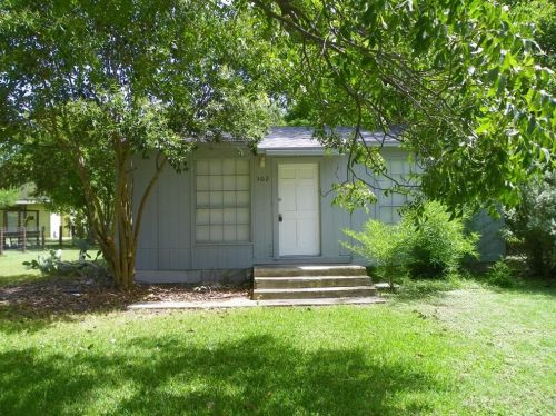 502 Brentwood St, Austin TX  78752-4104 exterior