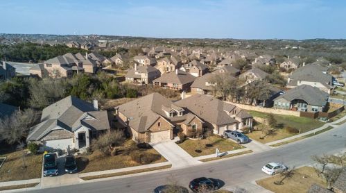 676 Catalina Ln, Austin TX 78737-4715 exterior