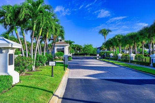 3056 Horizon Ln, Naples, FL 34109-8927