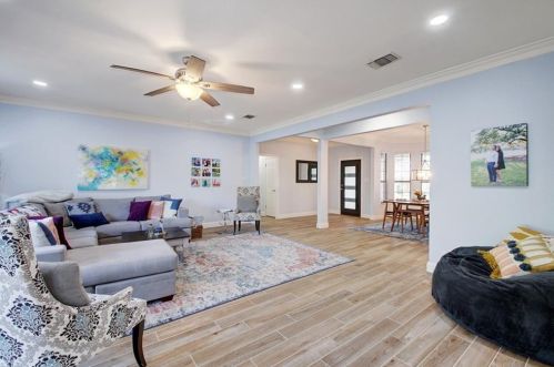 7103 Anaqua Dr, Austin TX  78750-8310 exterior