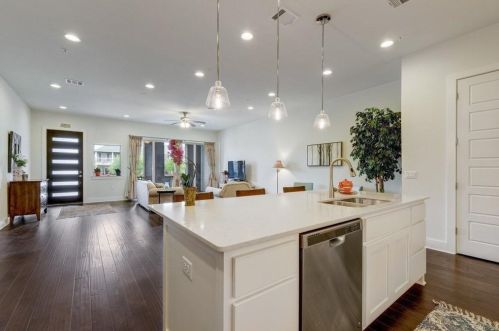 4211 Berkman Dr, Austin TX  78723-4547 exterior