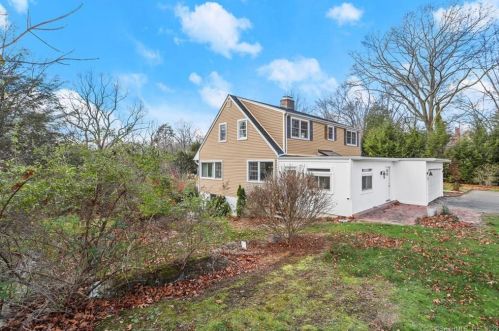 270 Smith Ridge Rd, New Canaan, CT 06840-3622