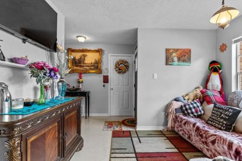 6908 Cherrydale Dr, Austin TX 78745-5344 exterior