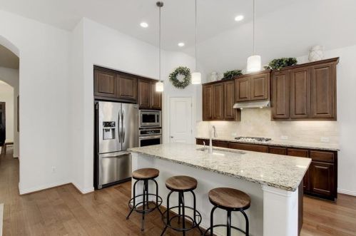 897 Catalina Ln, Austin TX 78737-4715 exterior