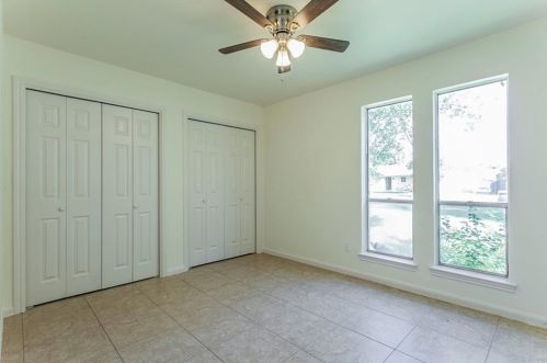 5305 Beckett Cir, Austin TX 78749-2114 exterior