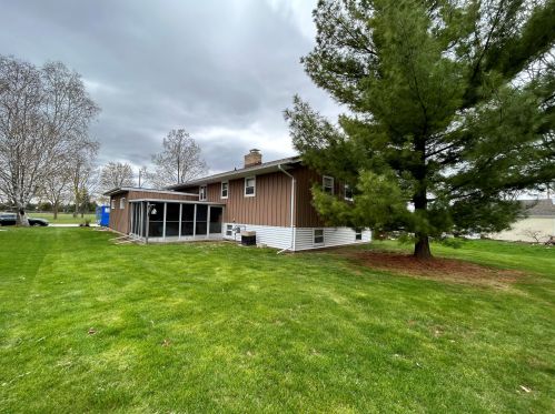 214 Park Ave, Chenequa WI  53029-2116 exterior