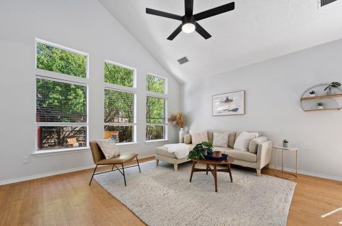 8117 Almondsbury Ln, Austin TX  78748-4913 exterior