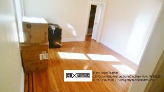 8025 37th Ave, Flushing NY  11372-6719 exterior