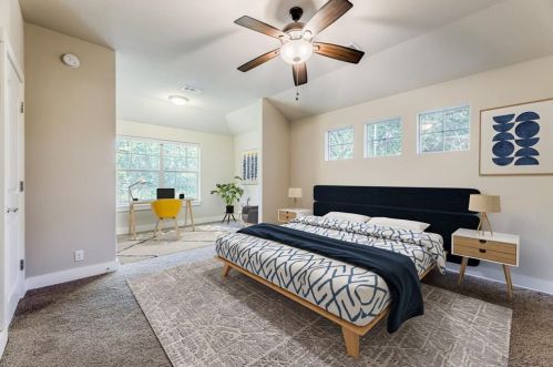 6928 Bay City Bnd, Austin TX 78725-2938 exterior