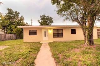 4951 190th St, Miami FL  33055-2443 exterior