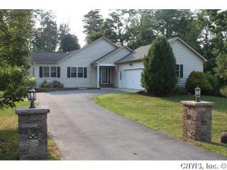 12 Kane Ave, Skaneateles, NY 13152-1402