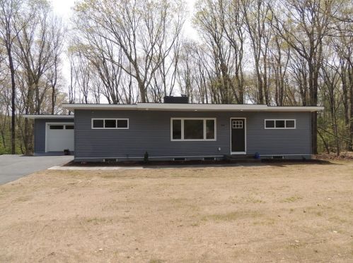 214 Wilbraham Rd, Monson MA  01057-9408 exterior