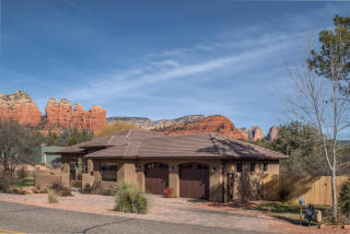 560 Rodeo Rd, Sedona AZ  86336-3338 exterior