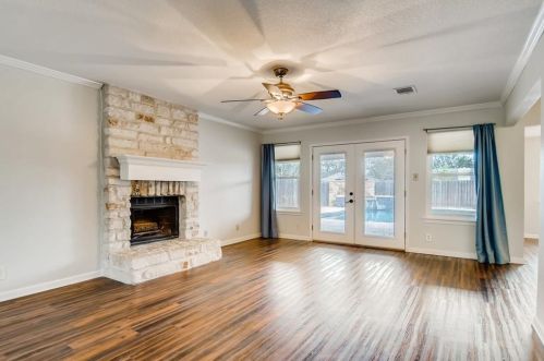 13217 Briar Holw Dr, Austin TX 78729-3655 exterior