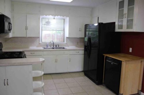 1408 Dwyce Dr, Austin TX  78757-2516 exterior