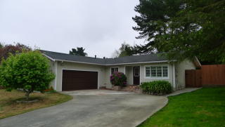 6861 London Dr, Eureka, CA 95503-7406