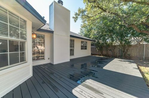 6868 Auckland Dr, Austin TX 78749-4139 exterior