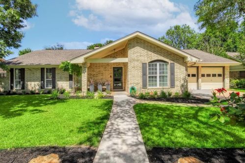 7105 Fence Line Dr, Austin TX 78749-2312 exterior