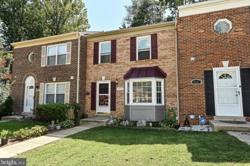 4714 Park Ct, Woodbridge, VA 22193-3073