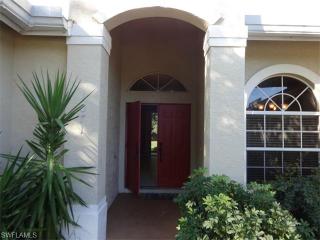 1071 Grove Dr, Naples FL  34120-1426 exterior