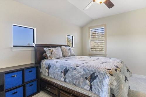 400 Dawn River Cv, Austin TX 78732-1986 exterior