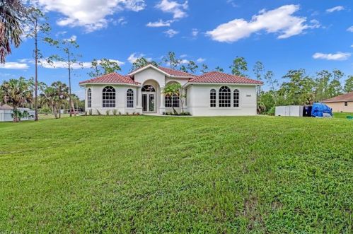 3565 2nd Ave, Naples, FL 34120-3714