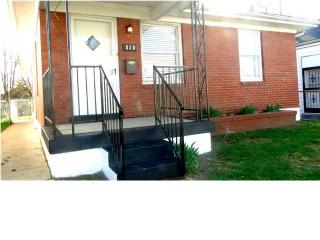 830 Milton St, Louisville, KY 40217-1220