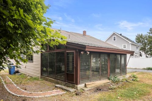 75 Sewall Ave, Winthrop MA 02152-1525 exterior