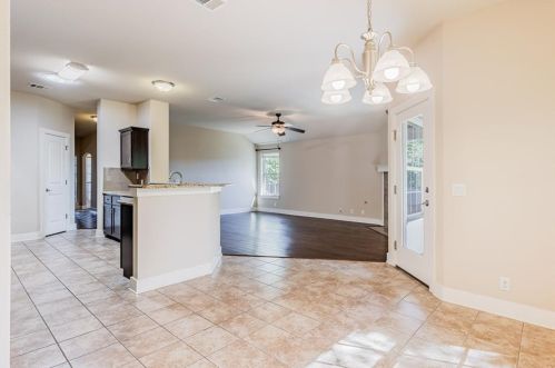 6928 Bay City Bnd, Austin TX 78725-2938 exterior