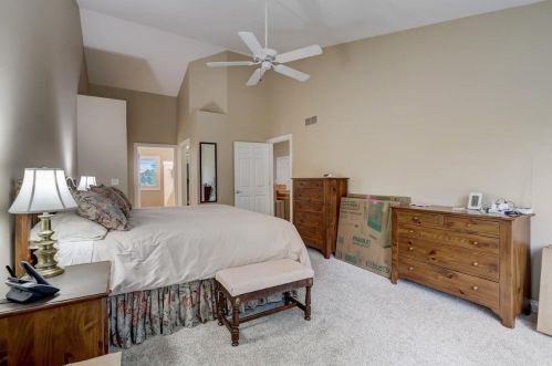 303 Parkview Ct, Chenequa WI exterior