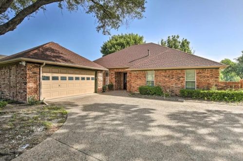 3333 Greenview Dr, Garland TX  75044-6931 exterior