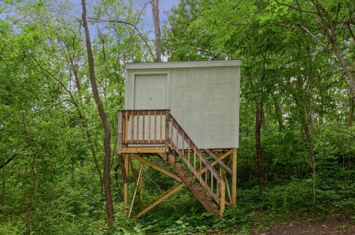 1385 Hillside Rd, Slinger WI 53086 exterior