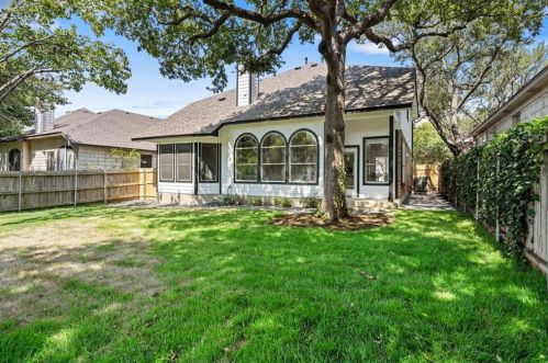 10209 Broomflower Dr, Austin TX 78739-1448 exterior